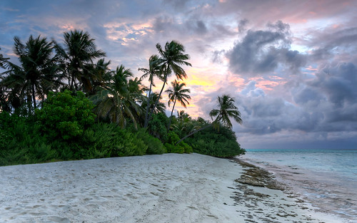 sunset green beach clouds palms michael nikon sonnenuntergang sundown ngc wolken sigma maldives hdr betz luminance 1835 malediven kuramathi beacheslandscapes d7k d7000 nikonflickraward
