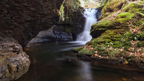 españa río waterfall agua europa otoño salto d200 arroyo cantabria cascada pozo garganta fluvial vegadepas largaexposición sigma1020 nikond200 saltoagua viaña