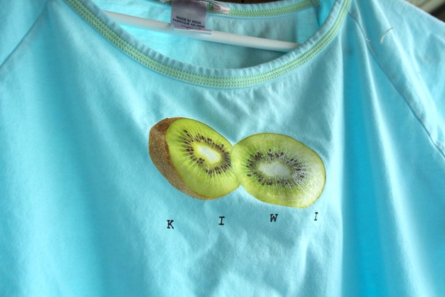 Kiwi Shirt with Kiwis on it
