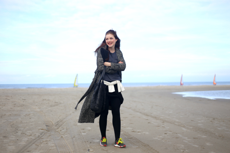 throwback thursday, throwback thursday fashion is a party, terschelling, barbie, rode lipstick, new balance sneakers, tweed jas, strand, fashion is a party outfit, november 2013, outfit laagjes