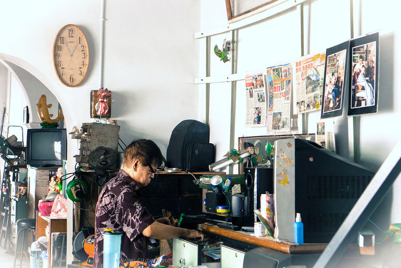 Batu Pahat old-style barber - workstation