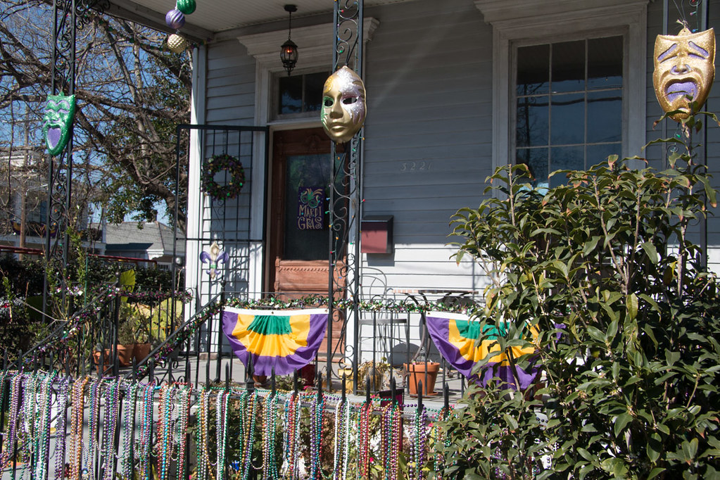 Magazine District Homes decorated for New Orleans