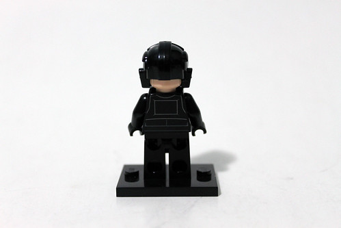 LEGO Star Wars 2014 Advent Calendar (75056) – Day 11 - TIE Fighter Pilot