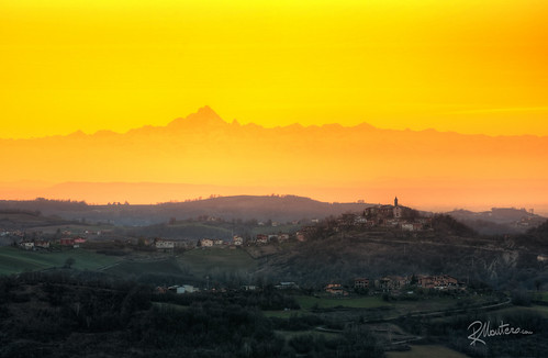 sunset red italy orange mountain fog landscape village riccardo monviso mantero potd:country=it
