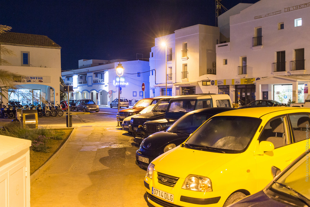 Улицы Ла Савины на Форментере ночью