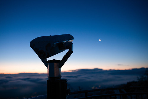 winter sky moon sunrise schweiz switzerland europe suisse zurich rangefinder mp zürich svizzera uetliberg 2015 nebelmeer svizra summiluxm leicam iso1000 seaoffog peterchensmondfahrt 35mmf14asph 35lux sundaymorningphototour 150118 typ240 ©toniv herrsumsemann m2401788