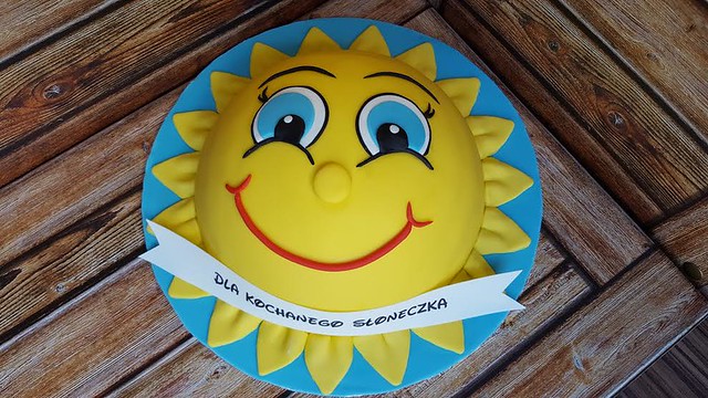 Sun Themed Cake by Iwona Pawluczuk