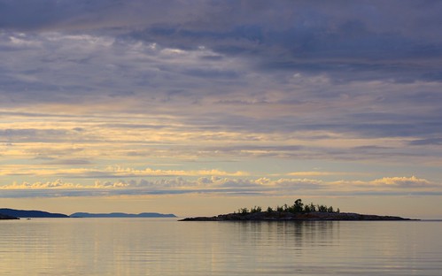 lake sunrise island superior