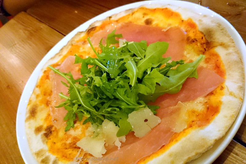 Pepperoni Pizzeria - Parma ham and rocket salad