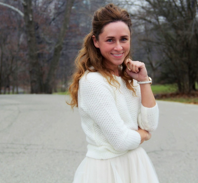 cute-modest-winter-white-outfit