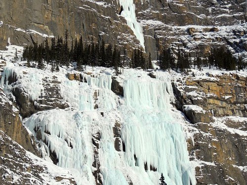 winter snow ice rockymountains banffnationalpark weepingwall