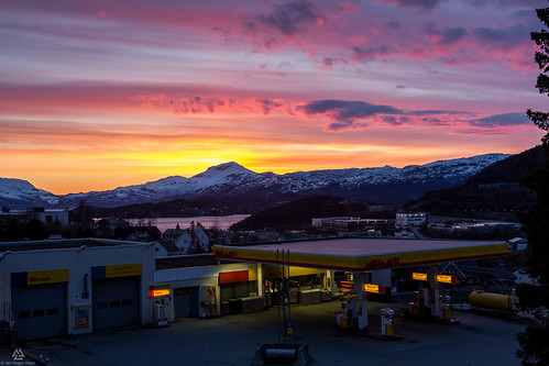 sunset building nature norway clouds norge outdoor no natur may shell naturallight gasstation mai narvik skyer solnedgang nordland 2015 2015may