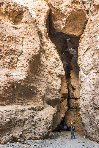 nature canon outdoors rocks hiking caves boulders coachellavalley grotto geology southerncalifornia slot dslr sl1 coloradodesert riversidecounty meccahillswilderness hiddenspringcanyon sigma18250mmf3563dcmacrooshsm