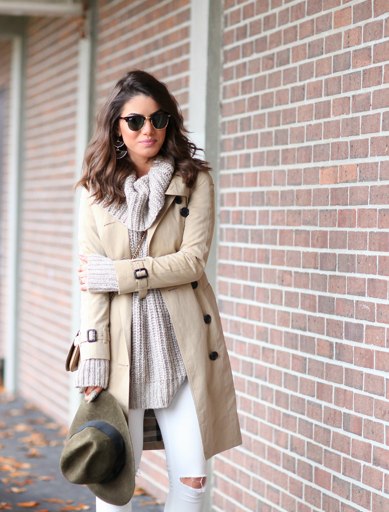Look of the day: Light tones and animal print boots! | Camila Coelho
