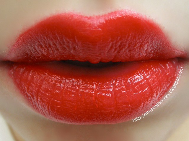 Etude House Color in Liquid Lips Swatch Lips RD301