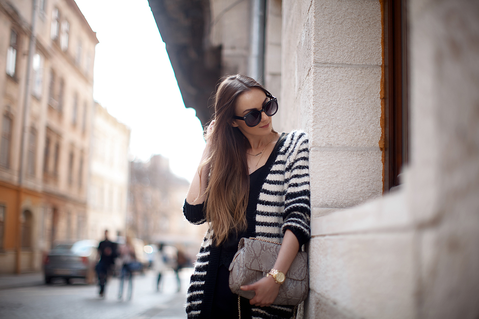striped-sweater-cardigan-streetstyle