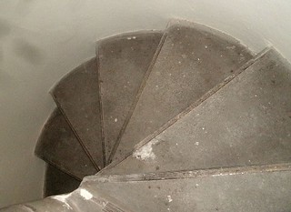 St Marien Friedenau - Treppe zur Empore