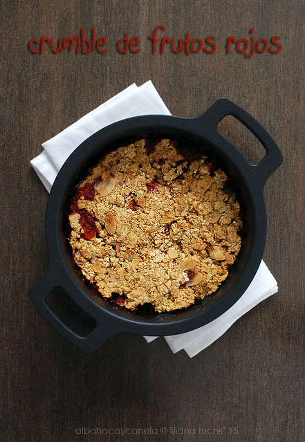 Red fruit oat crumble