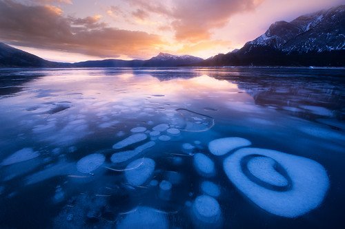 lake canada rockies frozen alberta