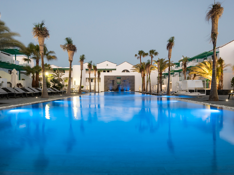 365-swimming-pool-14-hotel-barcelo-teguise-beach37-173314