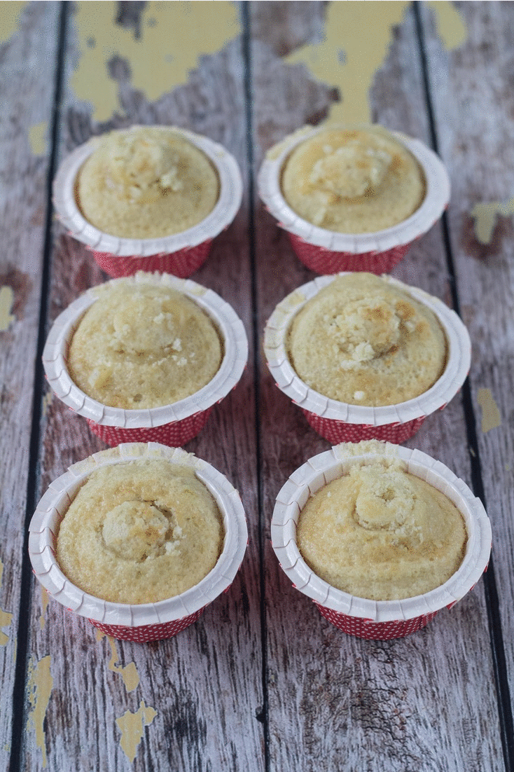 Lemon meringue cupcakesGIF2