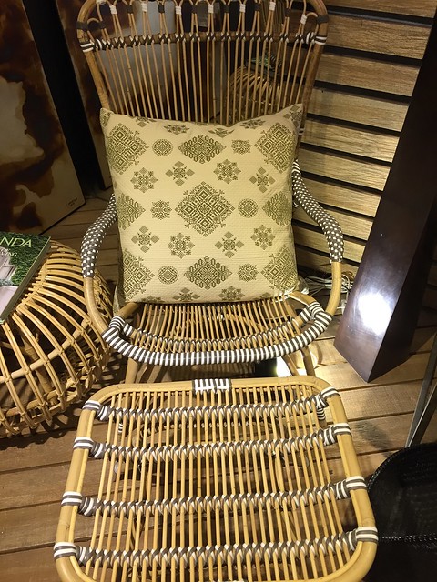 rattan lounge chair from Indonesia