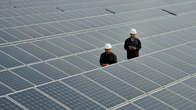 1_solar-panels-in-china.jpg