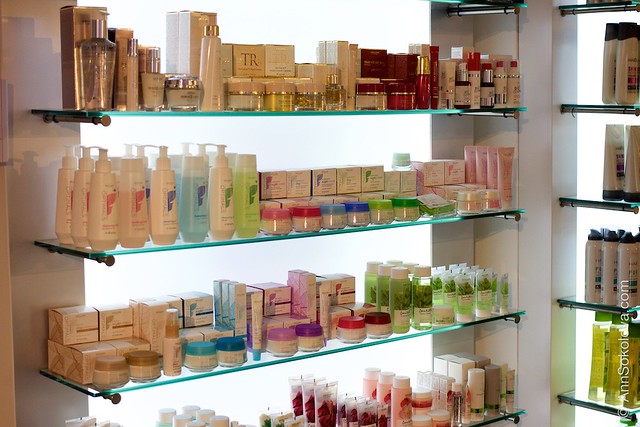 47 Oriflame Concept store in Stockholm SkinCare