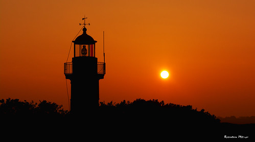 lighthouse sunrise landscape nikon sigma bretagne phare contrejour sud matin bzh 70200mm finistère portmanech d7100 névez