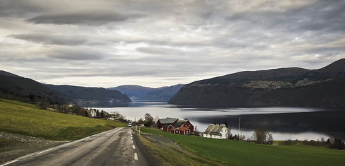 road travel norway fjord stryn sognogfjordane innvikfjorden innvik