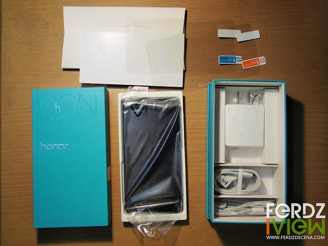 What's in the Honor 6 box