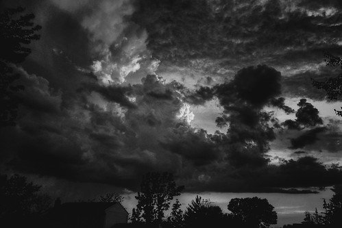 iphoneedit handyphoto jamiesmed app snapseed 2016 landscape hamiltoncounty cincinnati vsco blackwhite bw blackandwhite may ohio midwest iphoneography phoneography mobileography iphoneonly iphonephoto vscocam sunset iphone5s storm sky photography clouds spring mobilography clermontcounty mobilephotography queencity sun geotag geotagged fauxvintage mobilephoto