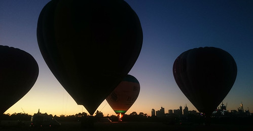 morning skyline sunrise hotairballons royalpark firecity