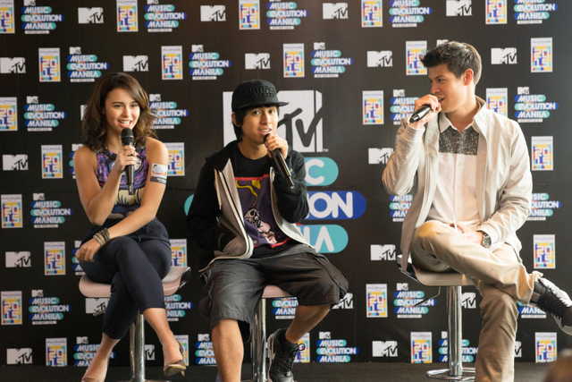 160652-MTV VJ Yassi Pressman, Abra and MTV VJ Alan Wong at MTV Music Evolution 2015 press briefing (Credit - MTV Asia)-07b74d-original-1427357972