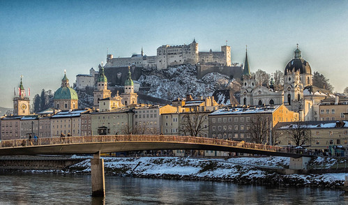 blue salzburg architecture austria österreich heaven himmel architektur blau citytrip farbdominanz