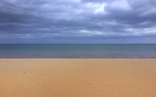 sea sky beach water clouds coast sand pebbles layers portobello tones iphone horizons ruleofthirds iphone6