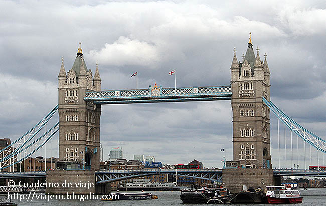  Tower Bridge © Paco Bellido, 2006