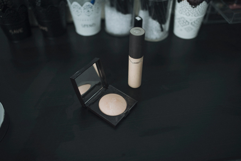 Becca Shimmering Moon Perfector