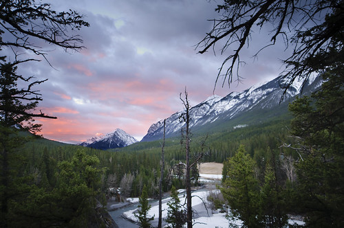 canada mountains sunrise rockies dawn explore alberta getty banff rockymountains bowriver gettyimages explored