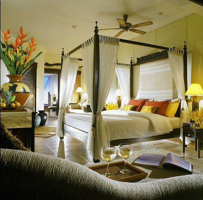 Room - Floral Suite Bedroom