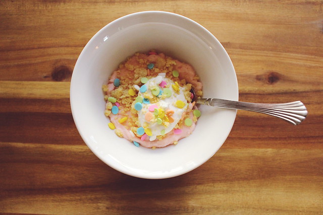 greek yogurt 52 ways: no. 7 cheesecake with a sugar cookie topping