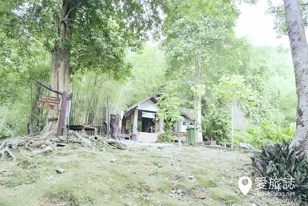泰国北碧府伊拉望国家公园七彩瀑布 Erawan National Park (12)