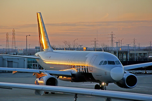 sunrise aircraft jets airbus airports spiritairlines jetliners airbus319 sunrisephotography clevelandhopkinsinternationalairport