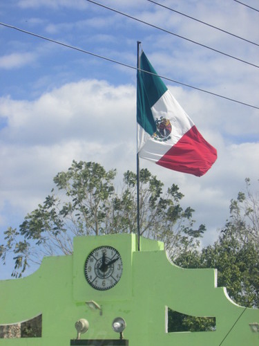 rural mexico yucatan yucatán bandera mexicanflag 2015 seenfromthebus holcacantunil