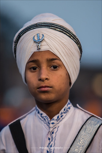 india sikhs turban sahib punjab hola anandpur mohalla