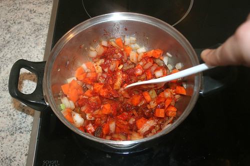 40 - Tomatenmark anrösten / Roast tomato puree