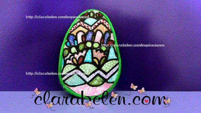 Como se pinta un huevo de Pascua de carton