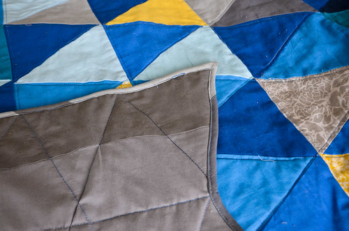 Close Up of Triangle Quilt Binding