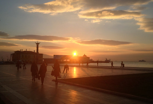 sunset sea people silhouette turkey walking evening izmir iphone challengeyouwinner