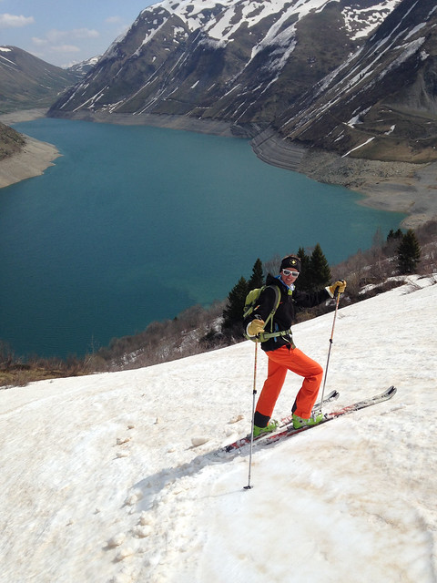 Ski au dessus du lac de Grand'Maison